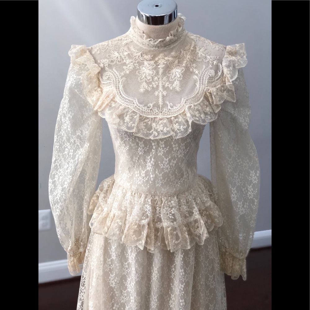 VTG Lace Prairie Boho Wedding Dress w Detachable T